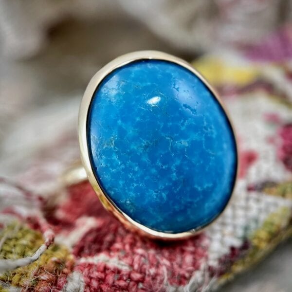 Turquoise cabochon ring