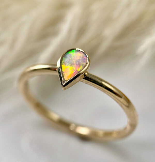 Pear-shaped opal stacking ring