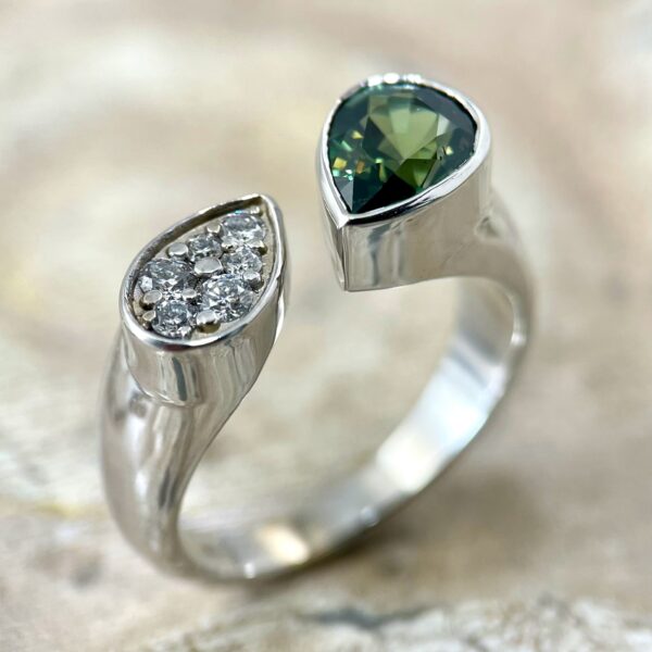 Sapphire ring with diamonds