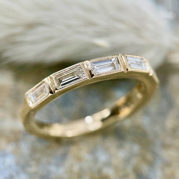 Yellow gold baguette band
