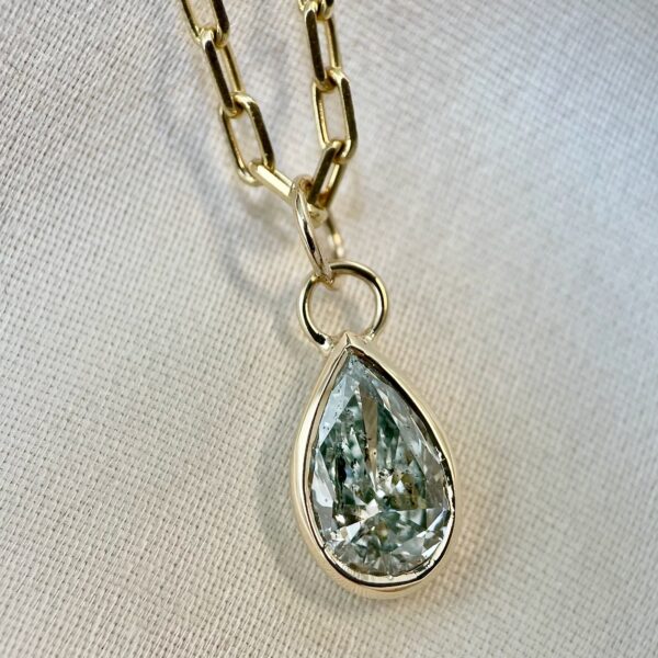 Pear shaped diamond necklace pendant