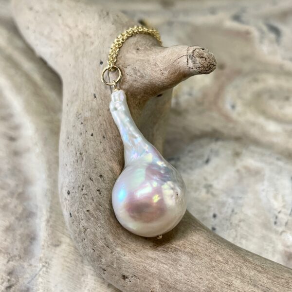 Freshwater baroque pearl drop pendant