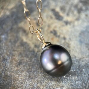 Black Tahitian pearl pendant necklace