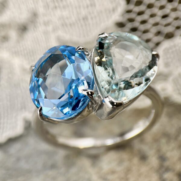 blue Toi et Moi ring
