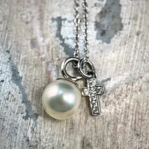 Pearl Necklace with Diamond Cross