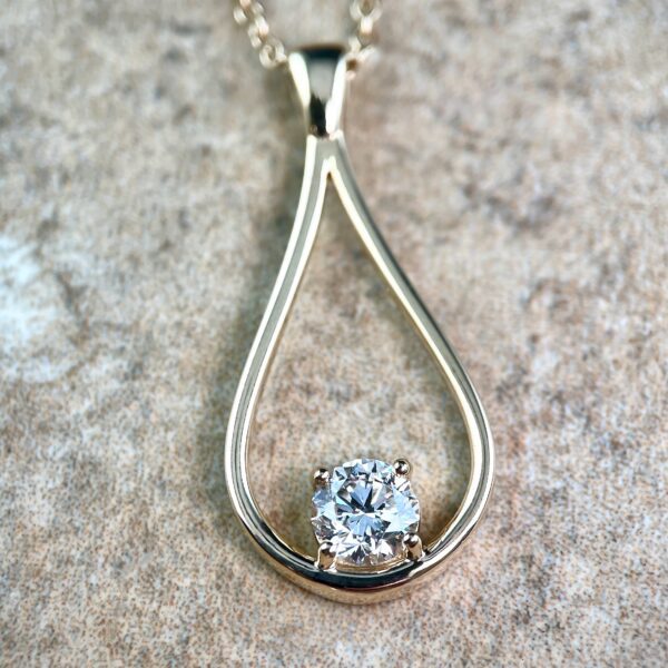 lab grown diamond teardrop pendant