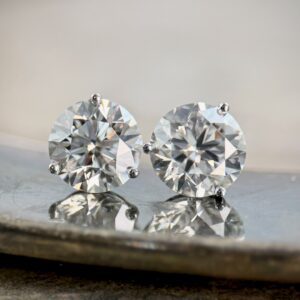 lab grown diamond stud earrings